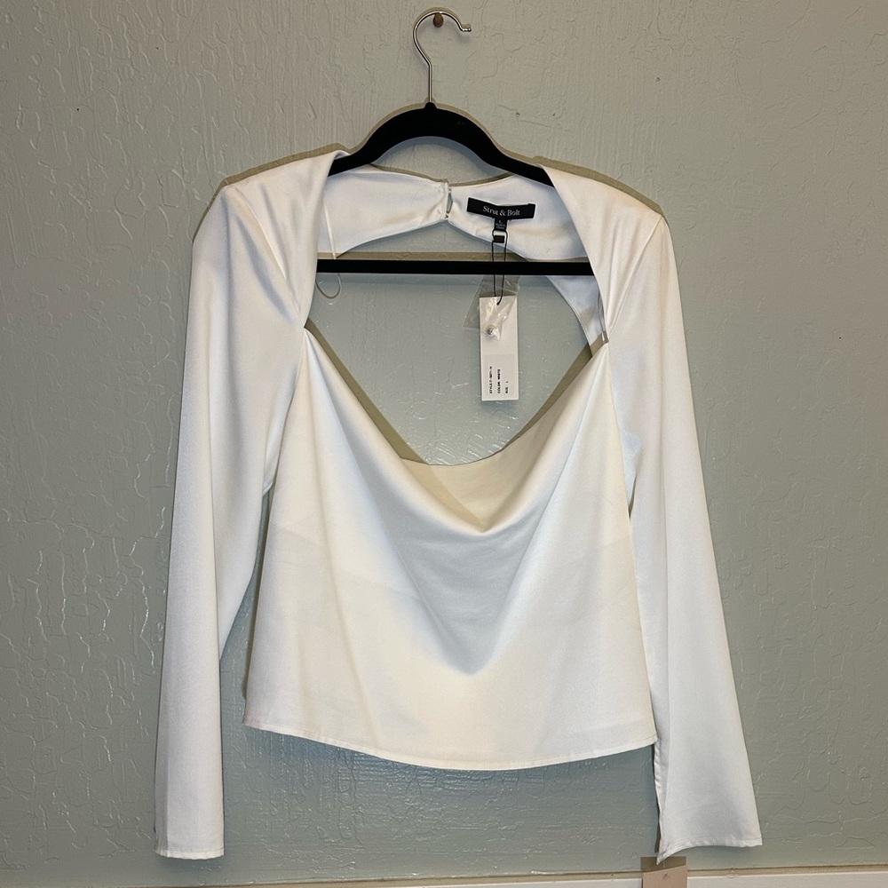 Backless Drape Blouse - Picture 4 of 4